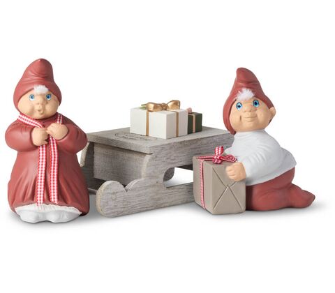 Klarborg Josefine og Oliver med slæde og gaver