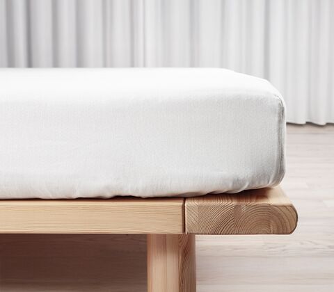 Night & Day boxlagen bomuldssatin hvid 140x200 cm