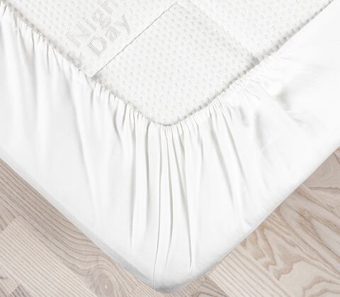 Night & Day boxlagen bomuldssatin hvid 140x200 cm