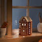 Kähler Gingerbread lyshus højhus brun H 17 cm