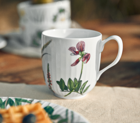 Kähler Hammershøi Summer 2026 coastal flower krus 33 cl