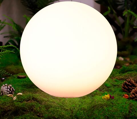 Enjoy solcelle kugle med spyd hvid Ø 30 cm