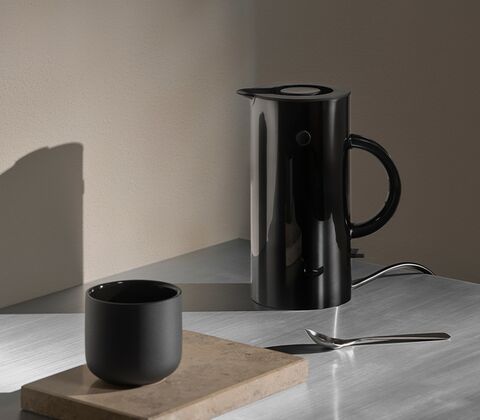 Stelton EM77 elkedel sort 0,5 liter 700 watt 