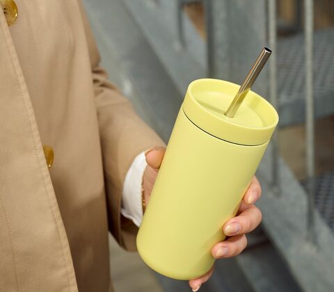 Stelton To Go Sip termokop med sugerør lysegul 0,4 liter