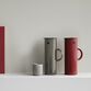 Stelton EM77 termokande cherry red 1 liter
