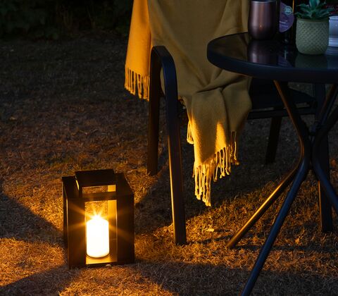 Cozzy metal lanterne med LED lys sort