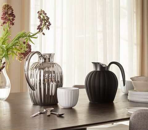 Georg Jensen Bernadotte termokande sort med trykknap 0,8 liter