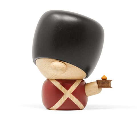 FableWood Fyrtøjet træfigur rød/sort H8 cm